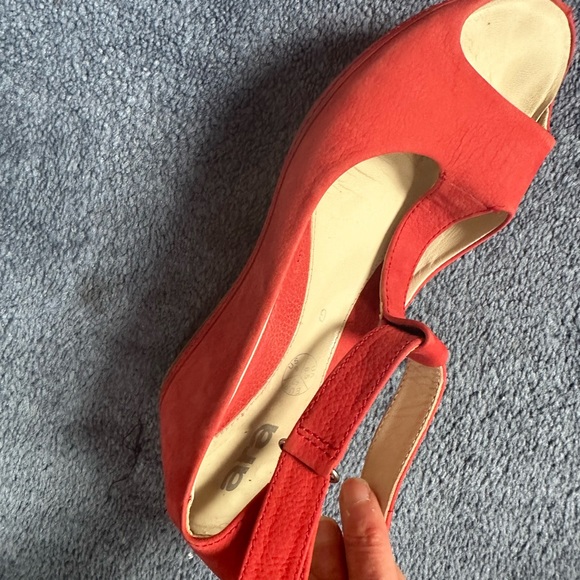 Sandals - Picture 7 of 9